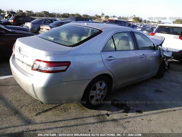 4T1BF3EK6BU675085 - 2011 TOYOTA CAMRY SE/LE/XLE SILVER photo 4