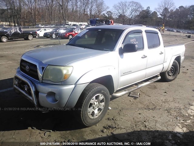 3TMKU72N57M011663 - 2007 TOYOTA TACOMA DBL CAB PRERUNNER LNG BED SILVER photo 2