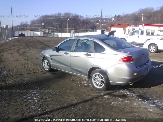 1FAHP35N78W200599 - 2008 FORD FOCUS SE/SEL/SES GRAY photo 3