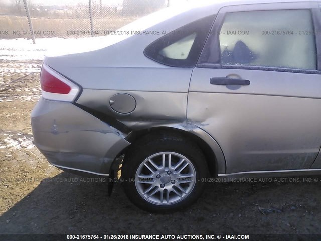 1FAHP35N78W200599 - 2008 FORD FOCUS SE/SEL/SES GRAY photo 6