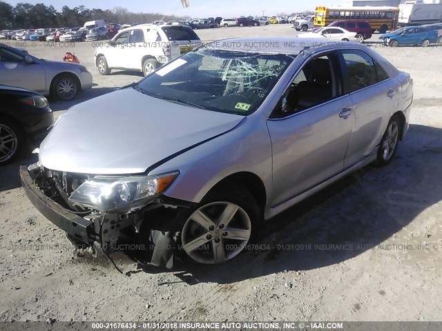 4T1BF1FK9CU177578 - 2012 TOYOTA CAMRY SE/LE/XLE SILVER photo 2