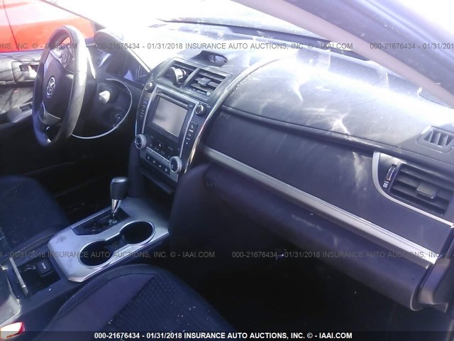 4T1BF1FK9CU177578 - 2012 TOYOTA CAMRY SE/LE/XLE SILVER photo 5