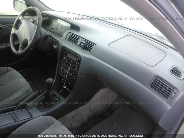 4T1BG22K31U845106 - 2001 TOYOTA CAMRY CE/LE/XLE 银色 照片 5