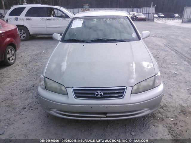 4T1BG22K31U845106 - 2001 TOYOTA CAMRY CE/LE/XLE 银色 照片 6