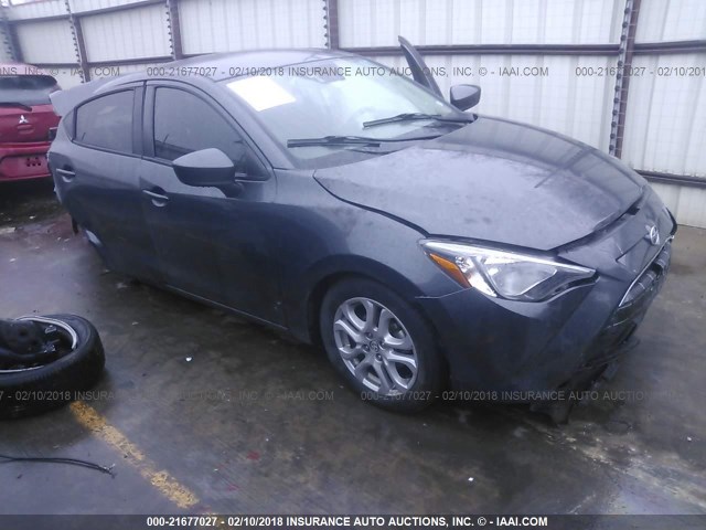 3MYDLBZV2GY130513 - 2016 TOYOTA SCION IA GRAY photo 1