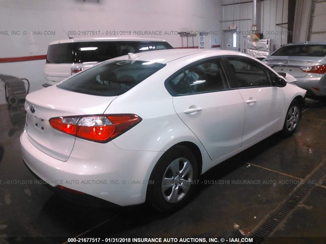 KNAFX4A60F5433147 - 2015 KIA FORTE LX WHITE photo 4