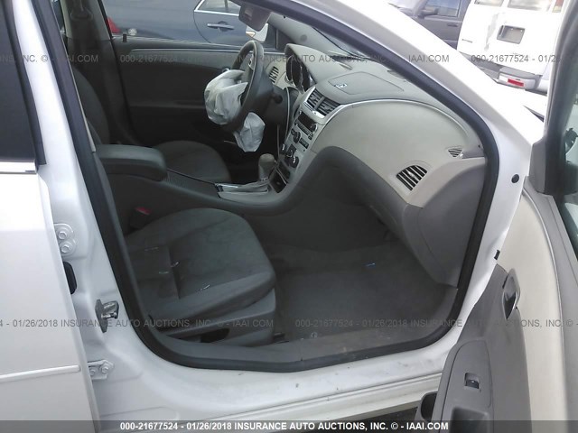 1G1ZB5E07CF210127 - 2012 CHEVROLET MALIBU LS 白色 照片 5