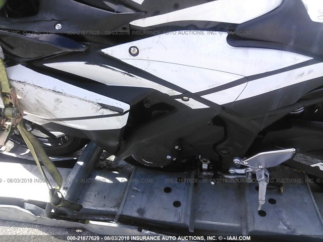 MH3RH06Y2FK005440 - 2015 YAMAHA YZFR3 WHITE photo 9