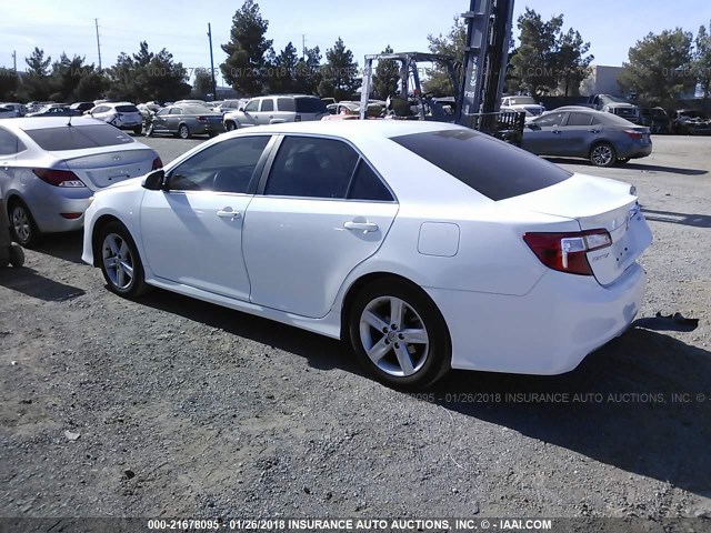 4T1BF1FK6EU768695 - 2014 TOYOTA CAMRY L/SE/LE/XLE 白色 照片 3