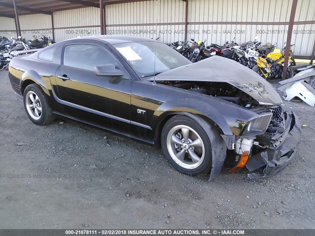 1ZVFT82H065220282 - 2006 FORD MUSTANG GT BLACK photo 1