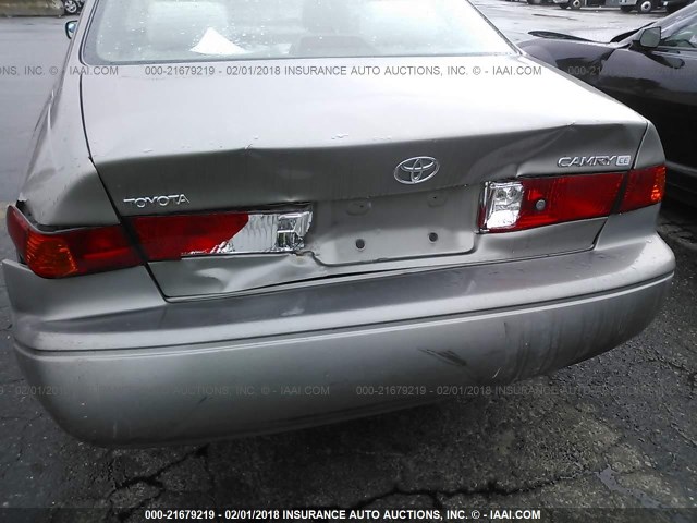 4T1BG22K91U041019 - 2001 TOYOTA CAMRY CE/LE/XLE 灰色 照片 6