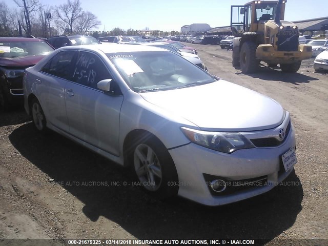 4T1BF1FK3EU350742 - 2014 TOYOTA CAMRY L/SE/LE/XLE SILVER photo 1