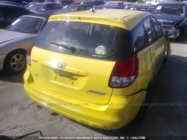 2T1KR32E44C297066 - 2004 TOYOTA COROLLA MATRIX XR YELLOW photo 4