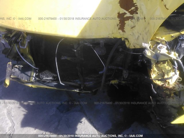 2T1KR32E44C297066 - 2004 TOYOTA COROLLA MATRIX XR YELLOW photo 6