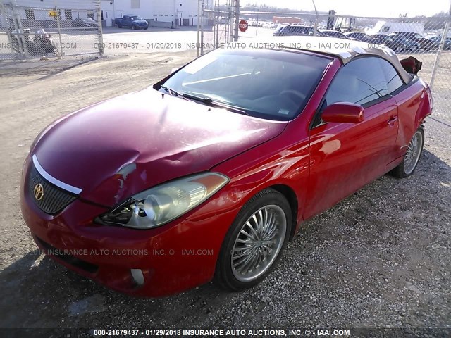 4T1FA38P25U049965 - 2005 TOYOTA CAMRY SOLARA SE/SLE RED photo 2