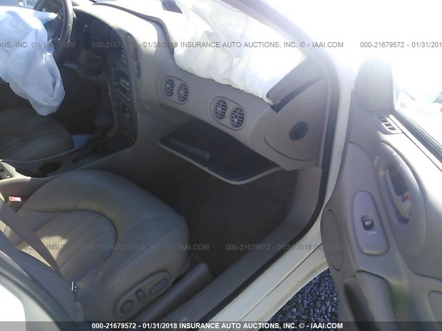 1G2HZ541924232489 - 2002 PONTIAC BONNEVILLE SSEI WHITE photo 5