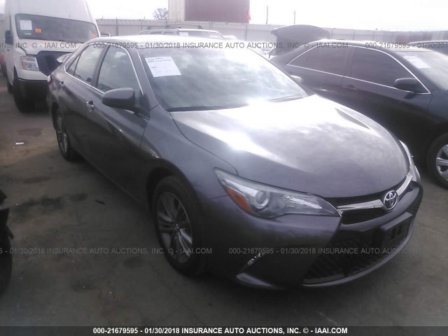 4T1BF1FK1GU144449 - 2016 TOYOTA CAMRY LE/XLE/SE/XSE GRAY photo 1