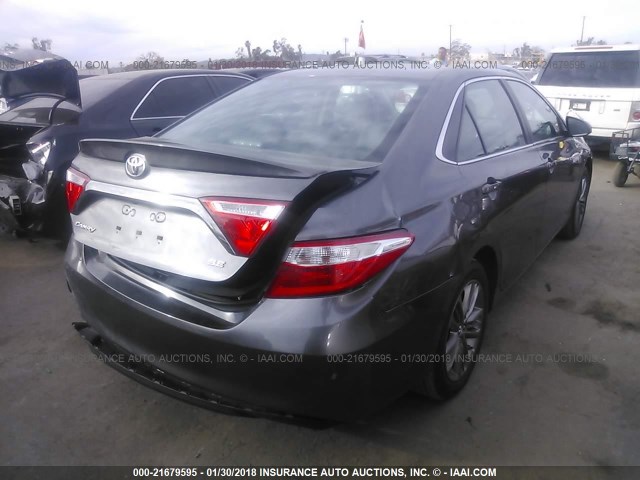 4T1BF1FK1GU144449 - 2016 TOYOTA CAMRY LE/XLE/SE/XSE GRAY photo 4