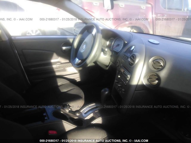 2G2WP552061129225 - 2006 PONTIAC GRAND PRIX WHITE photo 5