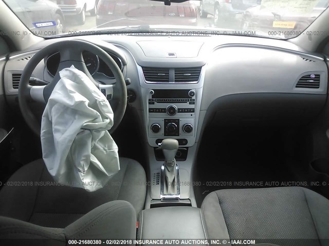 1G1ZB5EB4A4113106 - 2010 CHEVROLET MALIBU LS ვერცხლისფერი ფოტო 5