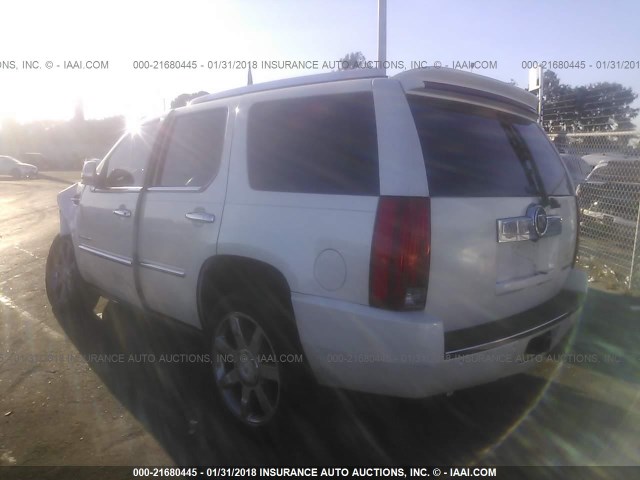 1GYFK63818R155814 - 2008 CADILLAC ESCALADE LUXURY WHITE photo 3