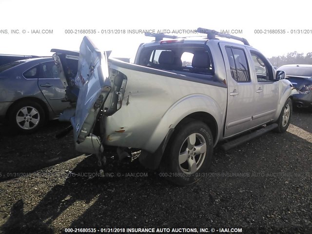 1N6AD07U67C429649 - 2007 NISSAN FRONTIER CREW CAB LE/SE/OFF ROAD GRAY photo 4