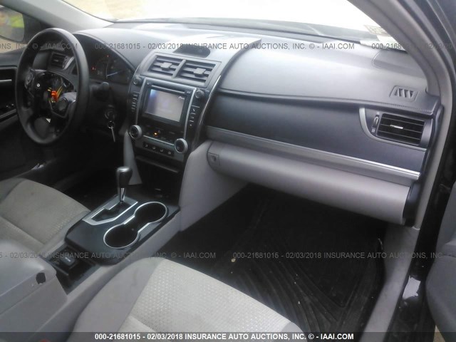 4T4BF1FK9CR198209 - 2012 TOYOTA CAMRY SE/LE/XLE BLACK photo 5
