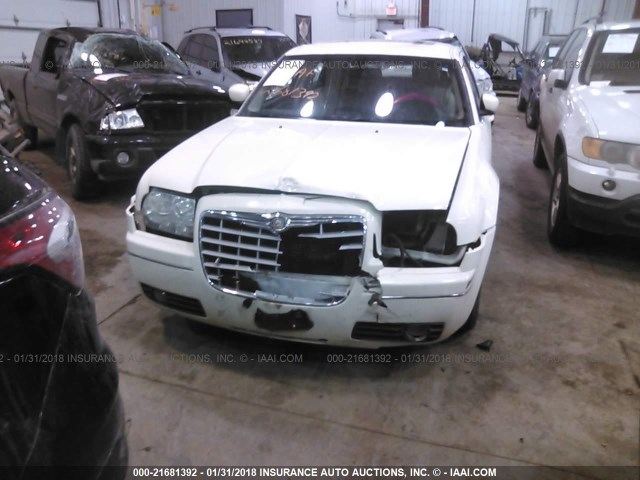 2C3JA53G95H155080 - 2005 CHRYSLER 300 TOURING WHITE photo 6