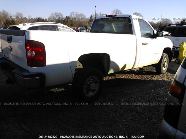 1GCHC24K88E122136 - 2008 CHEVROLET SILVERADO C2500 HEAVY DUTY WHITE photo 4