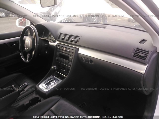 WAUAF78E48A010075 - 2008 AUDI A4 2.0T WHITE photo 5