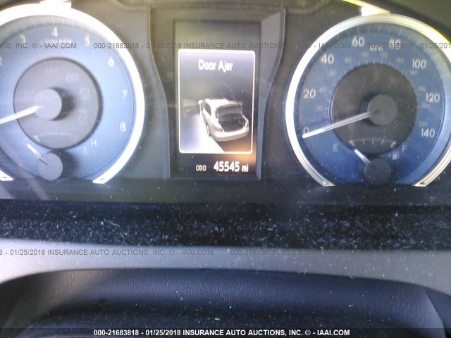 4T1BF1FK6GU558598 - 2016 TOYOTA CAMRY LE/XLE/SE/XSE WHITE photo 7