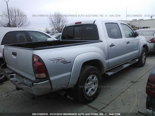 5TELU42N06Z186732 - 2006 TOYOTA TACOMA DOUBLE CAB ვერცხლისფერი ფოტო 4