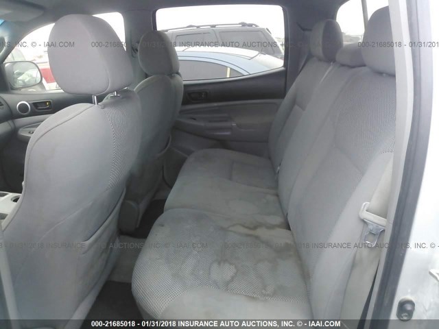 5TELU42N06Z186732 - 2006 TOYOTA TACOMA DOUBLE CAB ვერცხლისფერი ფოტო 8