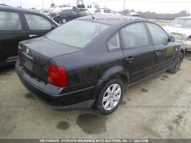 WVWMA63B4XE161589 - 1999 VOLKSWAGEN PASSAT GLS BLACK photo 4