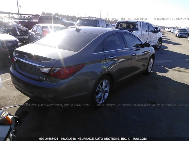 5NPEC4AC8DH654752 - 2013 HYUNDAI SONATA SE/LIMITED GRAY photo 4