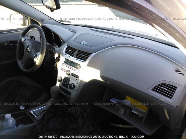 1G1ZB5E05CF254272 - 2012 CHEVROLET MALIBU LS ვერცხლისფერი ფოტო 5
