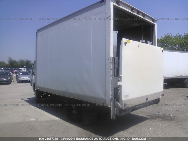 4KBC4B1U45J801146 - 2005 CHEVROLET TILT MASTER W4S04  WHITE photo 3