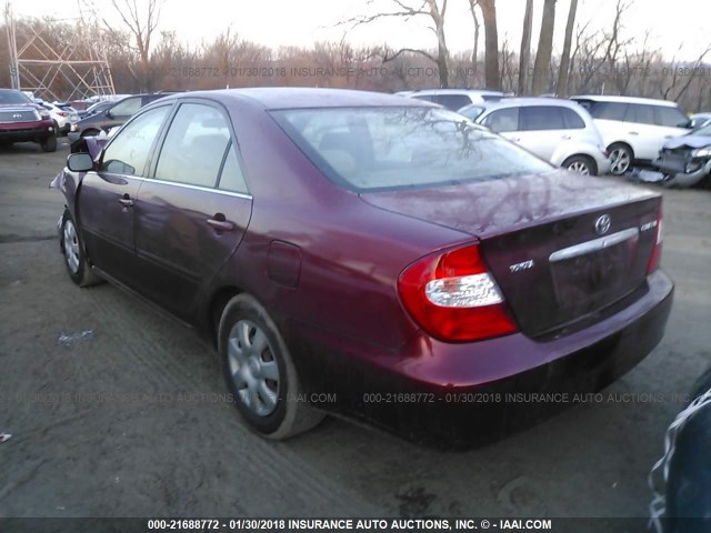 JTDBE32K820054322 - 2002 TOYOTA CAMRY LE/XLE/SE მუქწითელი ფოტო 3