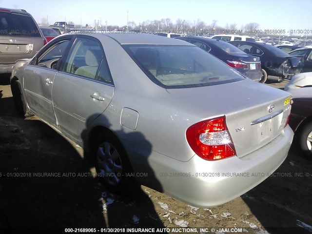 4T1BE32K93U236679 - 2003 TOYOTA CAMRY LE/XLE/SE SILVER photo 3