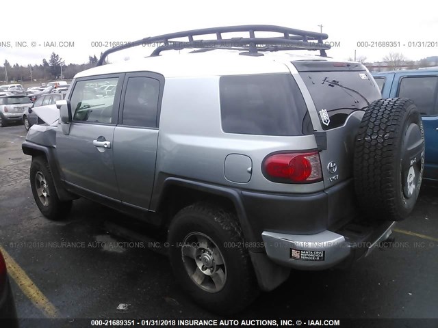 JTEBU4BF9AK087078 - 2010 TOYOTA FJ CRUISER SILVER photo 3