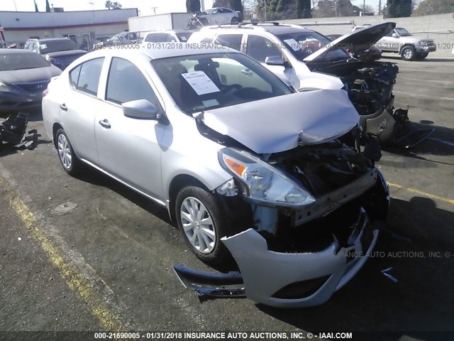 3N1CN7AP3GL834167 - 2016 NISSAN VERSA S/S PLUS/SV/SL SILVER photo 1