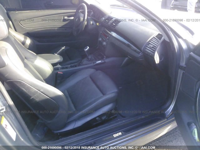 WBAUC73589VK79980 - 2009 BMW 135 I GRAY photo 5