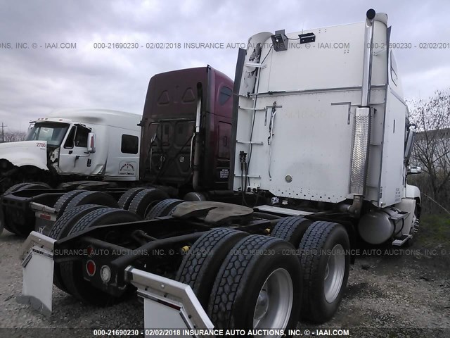 1FUYSSEB0XLA35063 - 1999 FREIGHTLINER CENTURY CLASSIC FLC120 WHITE photo 4