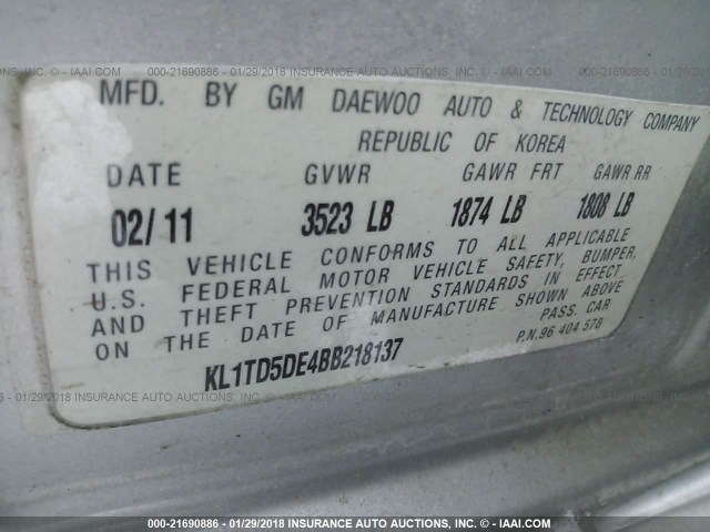 KL1TD5DE4BB218137 - 2011 CHEVROLET AVEO LS/LT 银色 照片 9