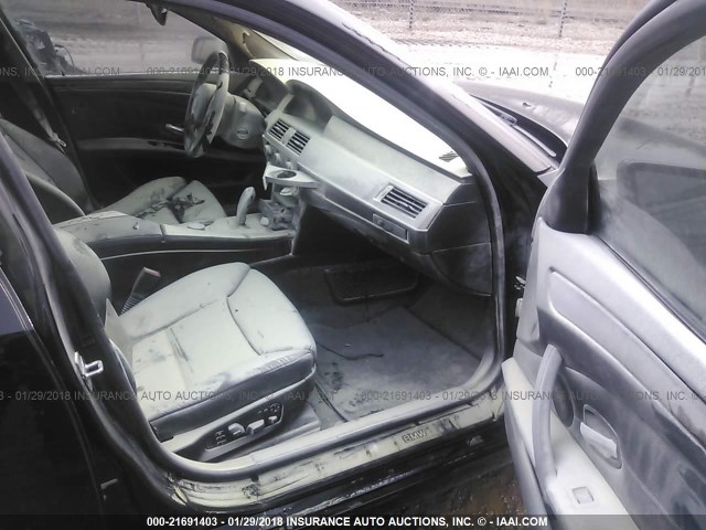 WBANV93538CZ63985 - 2008 BMW 535 XI Noir photo 5