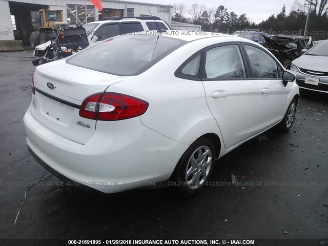 3FADP4BJ9BM177811 - 2011 FORD FIESTA SE WHITE photo 4