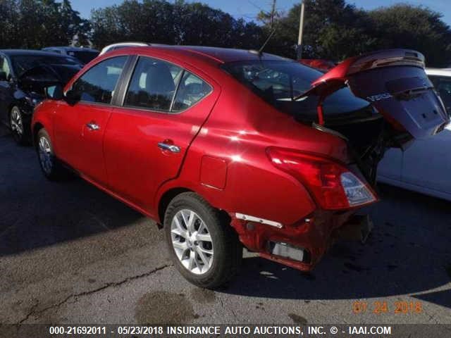 3N1CN7APXJL820127 - 2018 NISSAN VERSA S/S PLUS/SV/SL RED photo 3