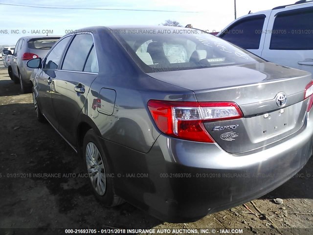 4T1BF1FK3EU358064 - 2014 TOYOTA CAMRY L/SE/LE/XLE 灰色 照片 3