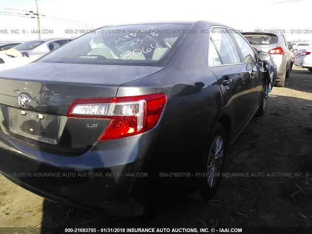4T1BF1FK3EU358064 - 2014 TOYOTA CAMRY L/SE/LE/XLE 灰色 照片 4