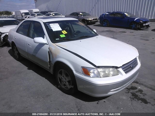 JT2BF22K610297142 - 2001 TOYOTA CAMRY CE/LE/XLE WHITE photo 1